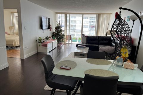 Copropriété à vendre à Aventura, Floride: 1 chambre, 93.37 m2 № 2056638 - photo 3