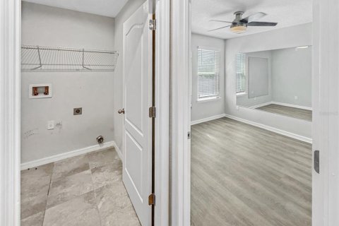 Villa ou maison à louer à Sanford, Floride: 4 chambres, 200.76 m2 № 2100569 - photo 12