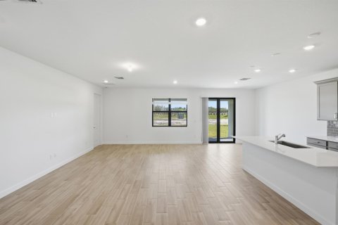 Casa en venta en Port St. Lucie, Florida, 4 dormitorios, 179.95 m2 № 2168379 - foto 5