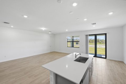 Casa en venta en Port St. Lucie, Florida, 4 dormitorios, 179.95 m2 № 2168379 - foto 8