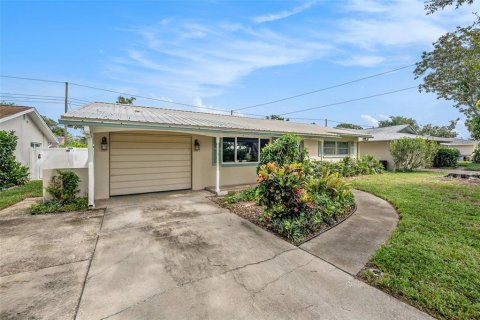 Casa en venta en Kenneth City, Florida, 3 dormitorios, 160.16 m2 № 1909494 - foto 8
