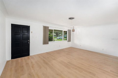 Casa en venta en Kenneth City, Florida, 3 dormitorios, 160.16 m2 № 1909494 - foto 9