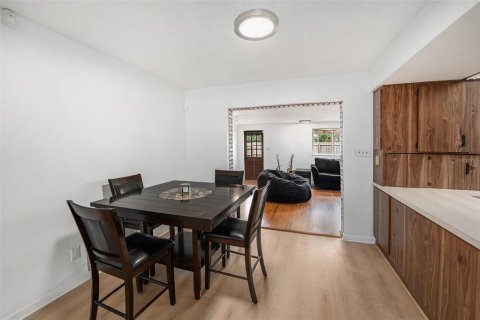 Casa en venta en Kenneth City, Florida, 3 dormitorios, 160.16 m2 № 1909494 - foto 13