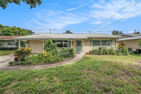 Casa en venta en Kenneth City, Florida, 3 dormitorios, 160.16 m2 № 1909494 - foto 1