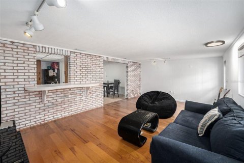 Casa en venta en Kenneth City, Florida, 3 dormitorios, 160.16 m2 № 1909494 - foto 16