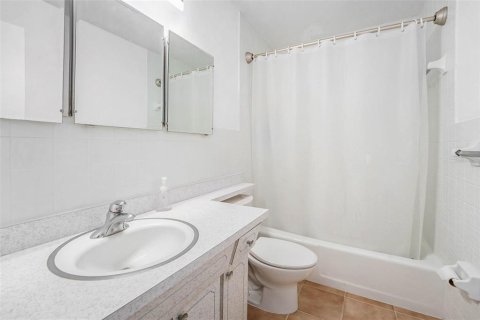 Casa en venta en Kenneth City, Florida, 3 dormitorios, 160.16 m2 № 1909494 - foto 19