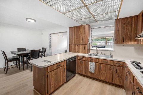 Casa en venta en Kenneth City, Florida, 3 dormitorios, 160.16 m2 № 1909494 - foto 4