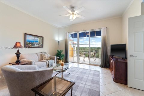 Condo in Ave Maria, Florida, 2 bedrooms  № 1991410 - photo 1