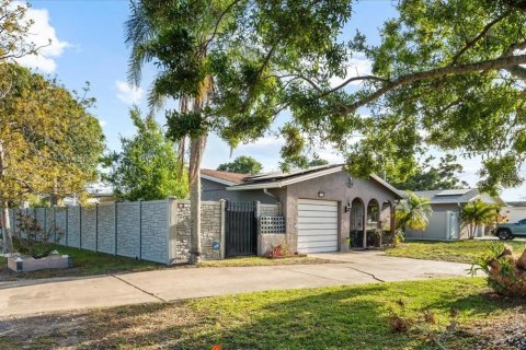 Casa en venta en Saint Petersburg, Florida, 2 dormitorios, 134.71 m2 № 1619147 - foto 3