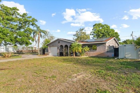 Casa en venta en Saint Petersburg, Florida, 2 dormitorios, 134.71 m2 № 1619147 - foto 2