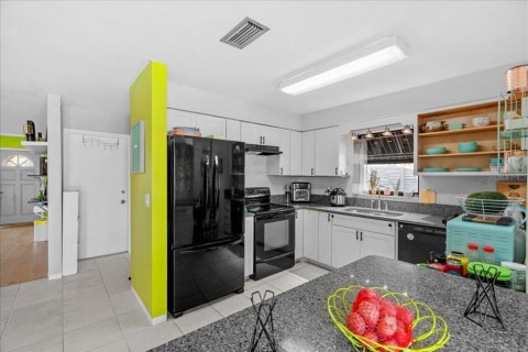 Casa en venta en Saint Petersburg, Florida, 2 dormitorios, 134.71 m2 № 1619147 - foto 7