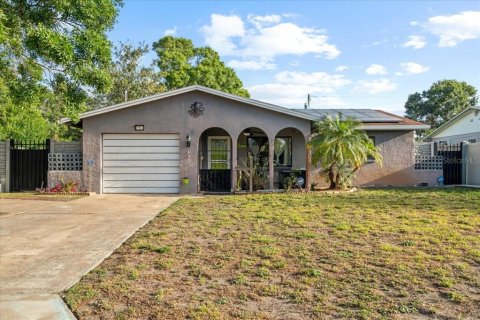 Casa en venta en Saint Petersburg, Florida, 2 dormitorios, 134.71 m2 № 1619147 - foto 1