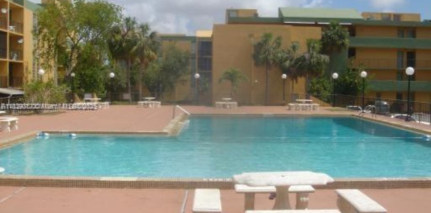 Apartment in Miami, Florida 1 bedroom, 57.6 sq.m. № 1828742