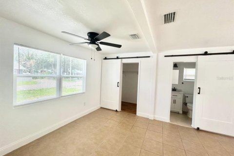 Villa ou maison à louer à Tampa, Floride: 3 chambres, 124.02 m2 № 2167162 - photo 12