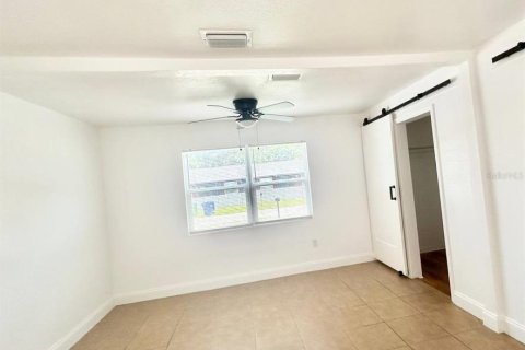 Villa ou maison à louer à Tampa, Floride: 3 chambres, 124.02 m2 № 2167162 - photo 13