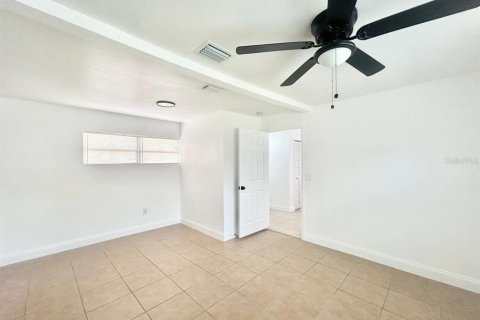 Villa ou maison à louer à Tampa, Floride: 3 chambres, 124.02 m2 № 2167162 - photo 16