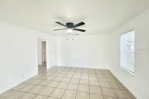 Villa ou maison à louer à Tampa, Floride: 3 chambres, 124.02 m2 № 2167162 - photo 5