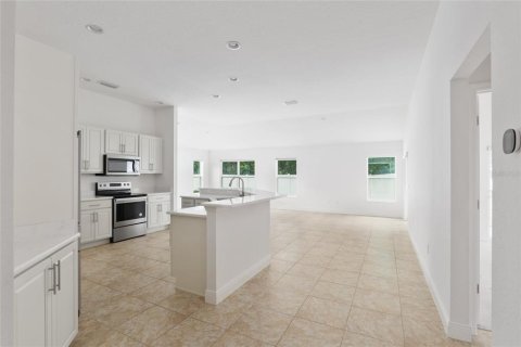 Villa ou maison à louer à Oxford, Floride: 2 chambres, 140.65 m2 № 2354229 - photo 4