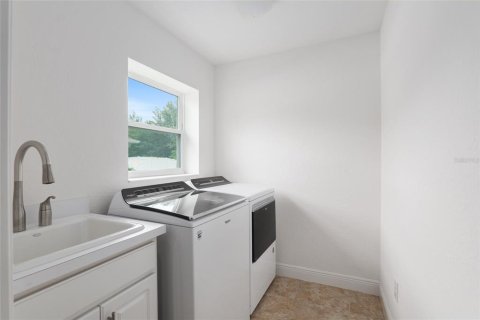 Villa ou maison à louer à Oxford, Floride: 2 chambres, 140.65 m2 № 2354229 - photo 12