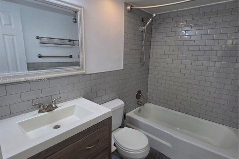 Copropriété à louer à North Miami, Floride: 1 chambre, 66.33 m2 № 2038528 - photo 25