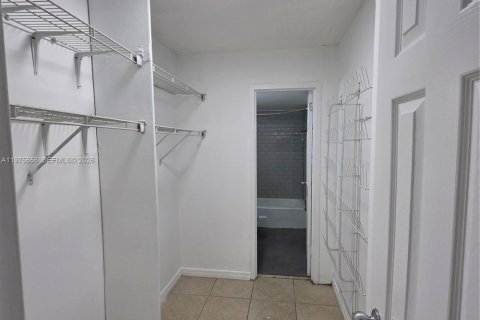 Copropriété à louer à North Miami, Floride: 1 chambre, 66.33 m2 № 2038528 - photo 24