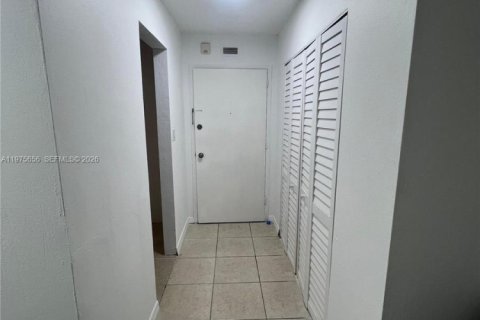 Copropriété à louer à North Miami, Floride: 1 chambre, 66.33 m2 № 2038528 - photo 13