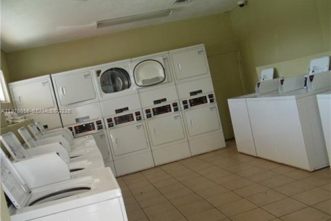 Copropriété à louer à North Miami, Floride: 1 chambre, 66.33 m2 № 2038528 - photo 11