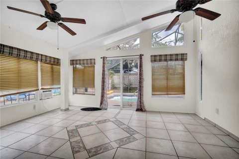 House in Orlando, Florida 3 bedrooms, 146.79 sq.m. № 2400271 - photo 13