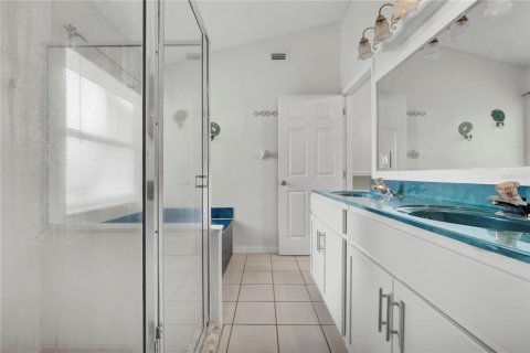 House in Orlando, Florida 3 bedrooms, 146.79 sq.m. № 2400271 - photo 12