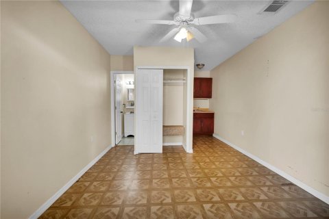 House in Orlando, Florida 3 bedrooms, 146.79 sq.m. № 2400271 - photo 18