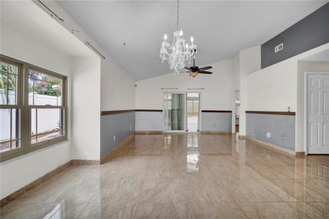 House in Orlando, Florida 3 bedrooms, 146.79 sq.m. № 2400271 - photo 8