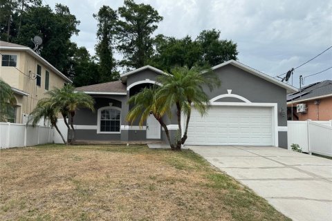 Villa ou maison à Tampa, Floride 3 chambres, 146.51 m2 № 2109256