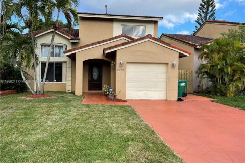 House in Miami, Florida 3 bedrooms, 165.09 sq.m. № 1943321 - photo 1