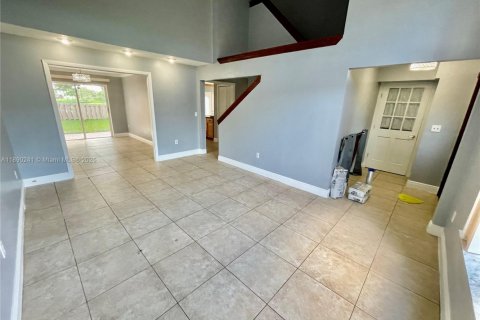 House in Miami, Florida 3 bedrooms, 165.09 sq.m. № 1943321 - photo 4