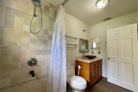 House in Miami, Florida 3 bedrooms, 165.09 sq.m. № 1943321 - photo 18