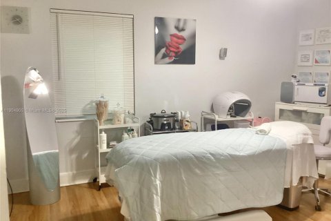 Casa en venta en Miami Shores, Florida, 5 dormitorios, 268.67 m2 № 2053443 - foto 18