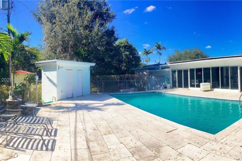 Casa en venta en Miami Shores, Florida, 5 dormitorios, 268.67 m2 № 2053443 - foto 4