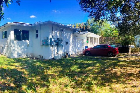 Casa en venta en Miami Shores, Florida, 5 dormitorios, 268.67 m2 № 2053443 - foto 29