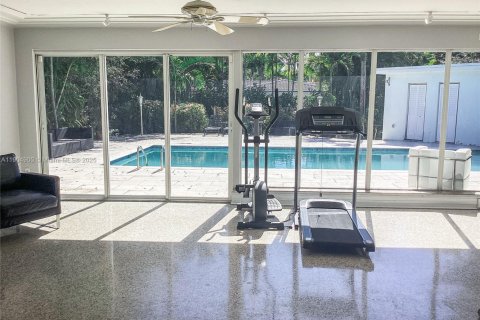 Casa en venta en Miami Shores, Florida, 5 dormitorios, 268.67 m2 № 2053443 - foto 16