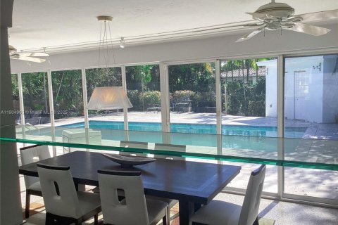 Casa en venta en Miami Shores, Florida, 5 dormitorios, 268.67 m2 № 2053443 - foto 15