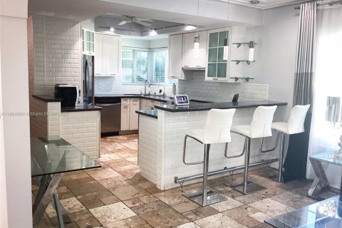 Casa en venta en Miami Shores, Florida, 5 dormitorios, 268.67 m2 № 2053443 - foto 5