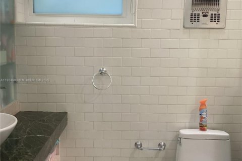 Casa en venta en Miami Shores, Florida, 5 dormitorios, 268.67 m2 № 2053443 - foto 23