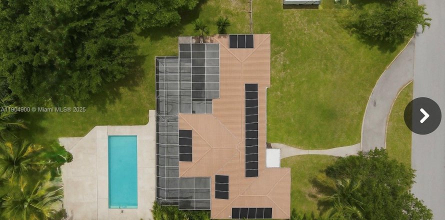 Casa en Miami Shores, Florida 5 dormitorios, 268.67 m2 № 2053443