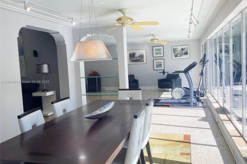 Casa en venta en Miami Shores, Florida, 5 dormitorios, 268.67 m2 № 2053443 - foto 12