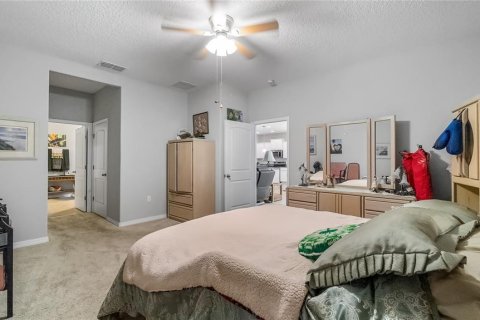 House in Winter Haven, Florida 4 bedrooms, 193.24 sq.m. № 1849802 - photo 9