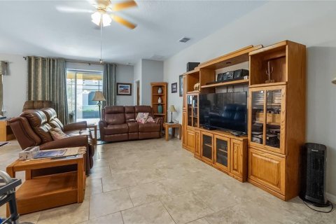 House in Winter Haven, Florida 4 bedrooms, 193.24 sq.m. № 1849802 - photo 22