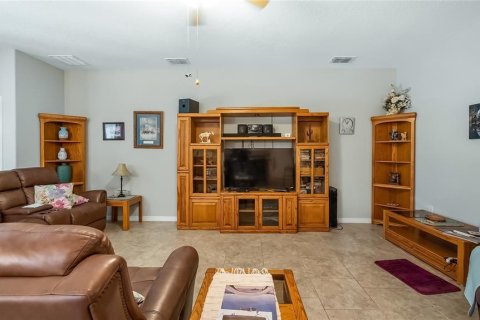 House in Winter Haven, Florida 4 bedrooms, 193.24 sq.m. № 1849802 - photo 20