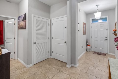 House in Winter Haven, Florida 4 bedrooms, 193.24 sq.m. № 1849802 - photo 6