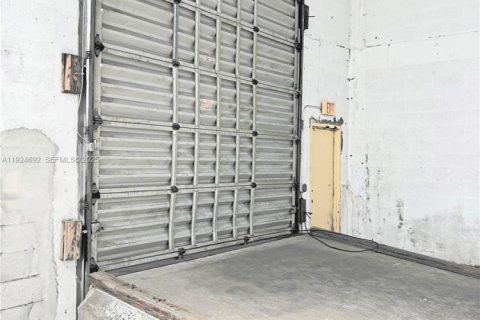 Immobilier commercial à vendre à Miami, Floride № 1982989 - photo 6