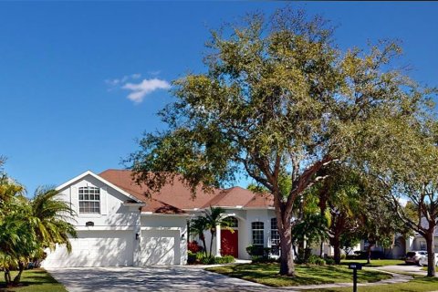 House in Ocoee, Florida 4 bedrooms, 276.01 sq.m. № 2355037